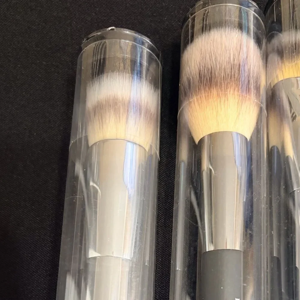 💋 1 IT Cosmetics Brush New Full Size Authentic